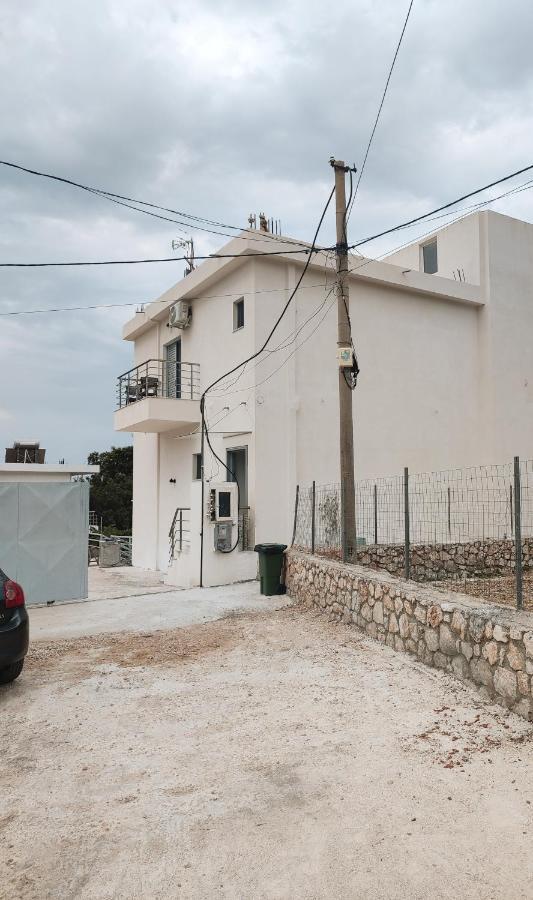 Petros Rooms Himarë Dış mekan fotoğraf