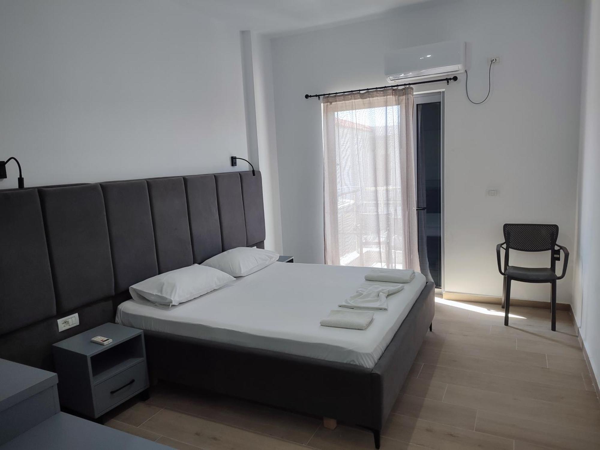 Petros Rooms Himarë Dış mekan fotoğraf