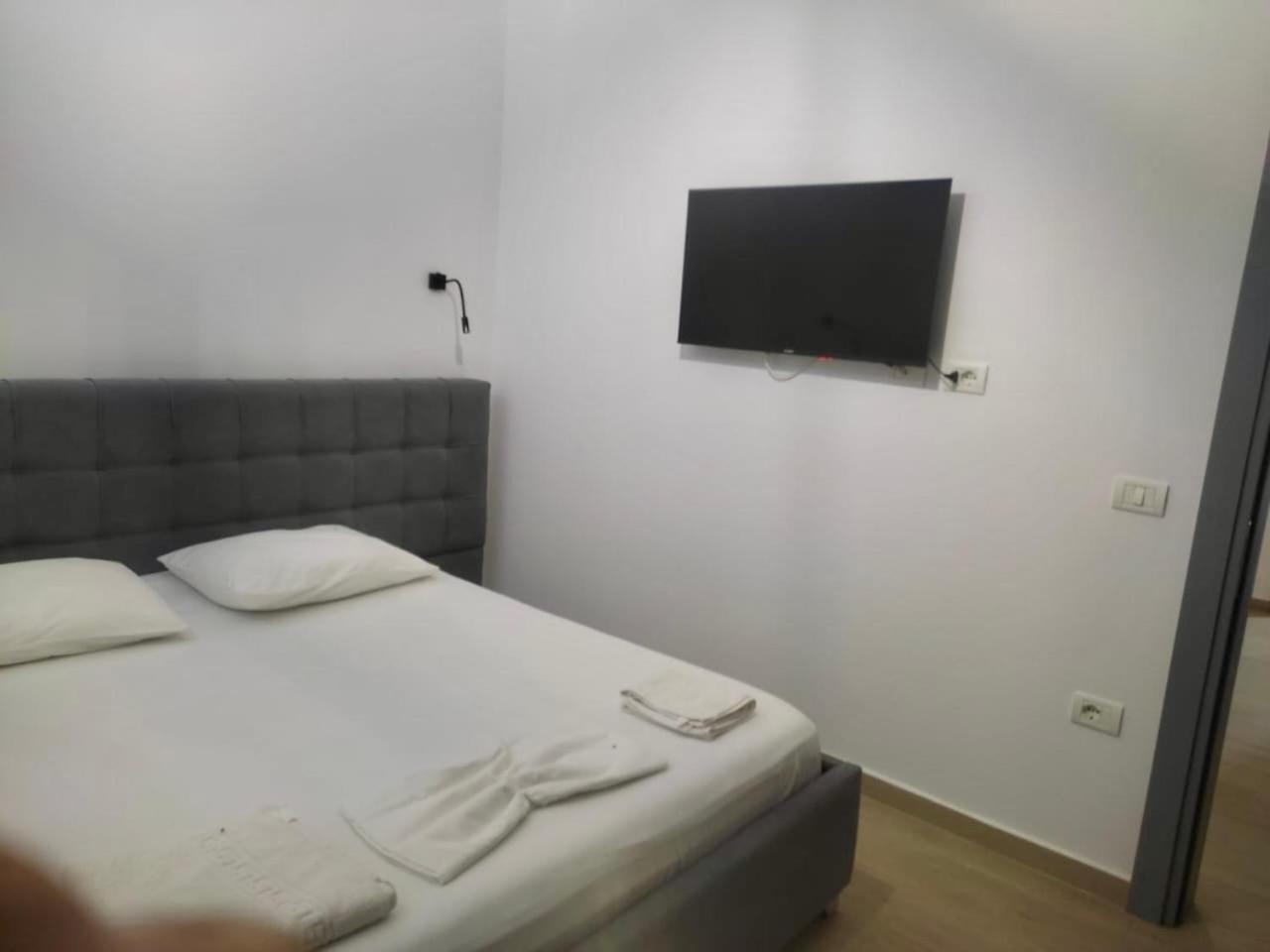 Petros Rooms Himarë Dış mekan fotoğraf